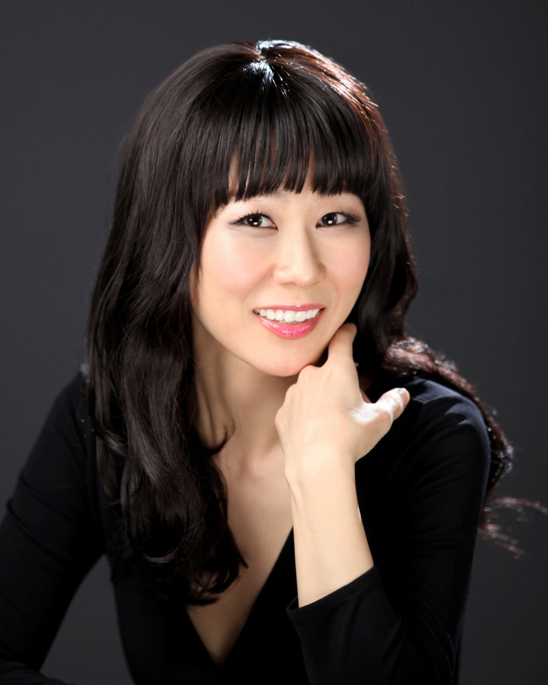 A headshot of soprano Annabelle Han.